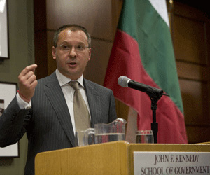 Bulgaria's Prime Minister Stanishev makes history at Harvard University
