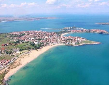 Three golf courts and an airport in Sozopol