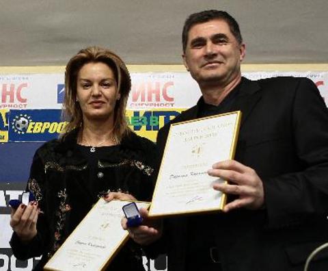 Stefka Kostadinova gave a medal to docent Lozan Mitev